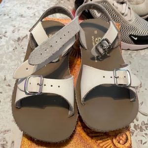 Sz 10 Salt Water Sandal